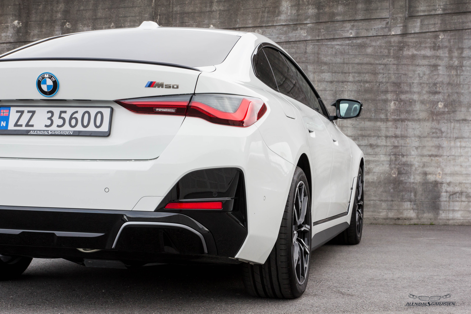 BMW i4 M50