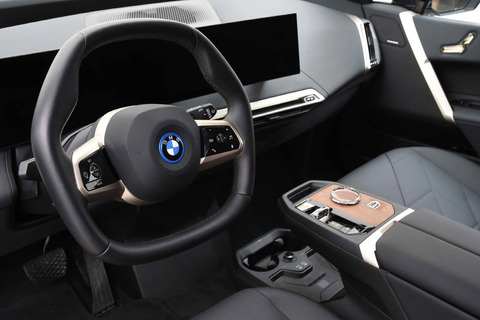 BMW iX xDrive 40