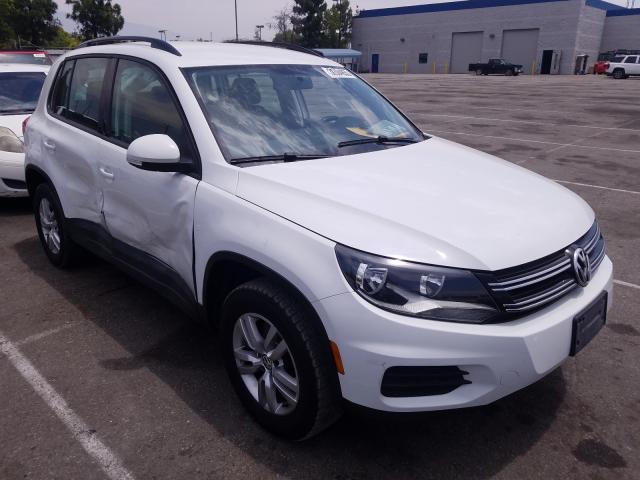 Volkswagen Tiguan S 2015