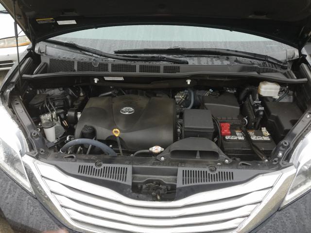 Toyota Sienna XLE 2017