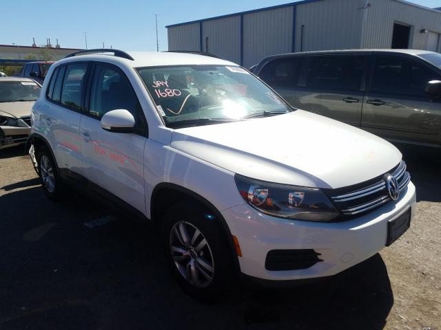 Volkswagen Tiguan S 2015