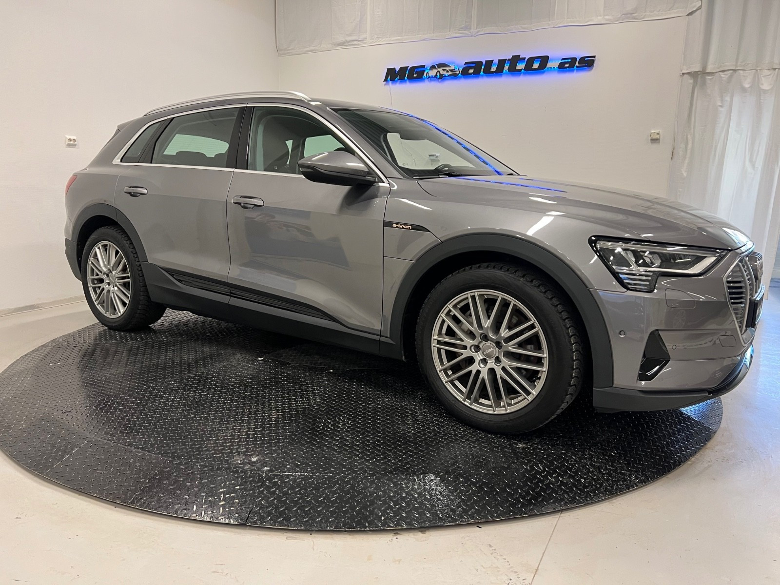 Audi e-tron