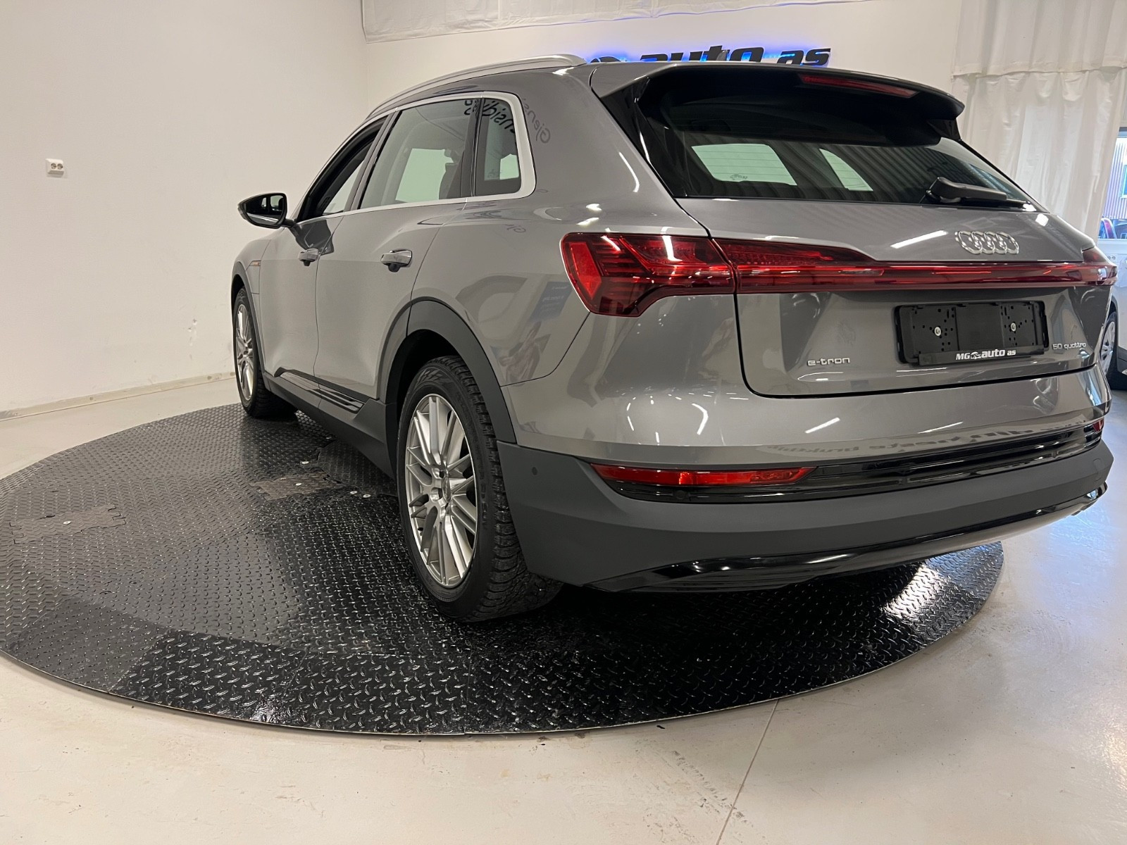 Audi e-tron