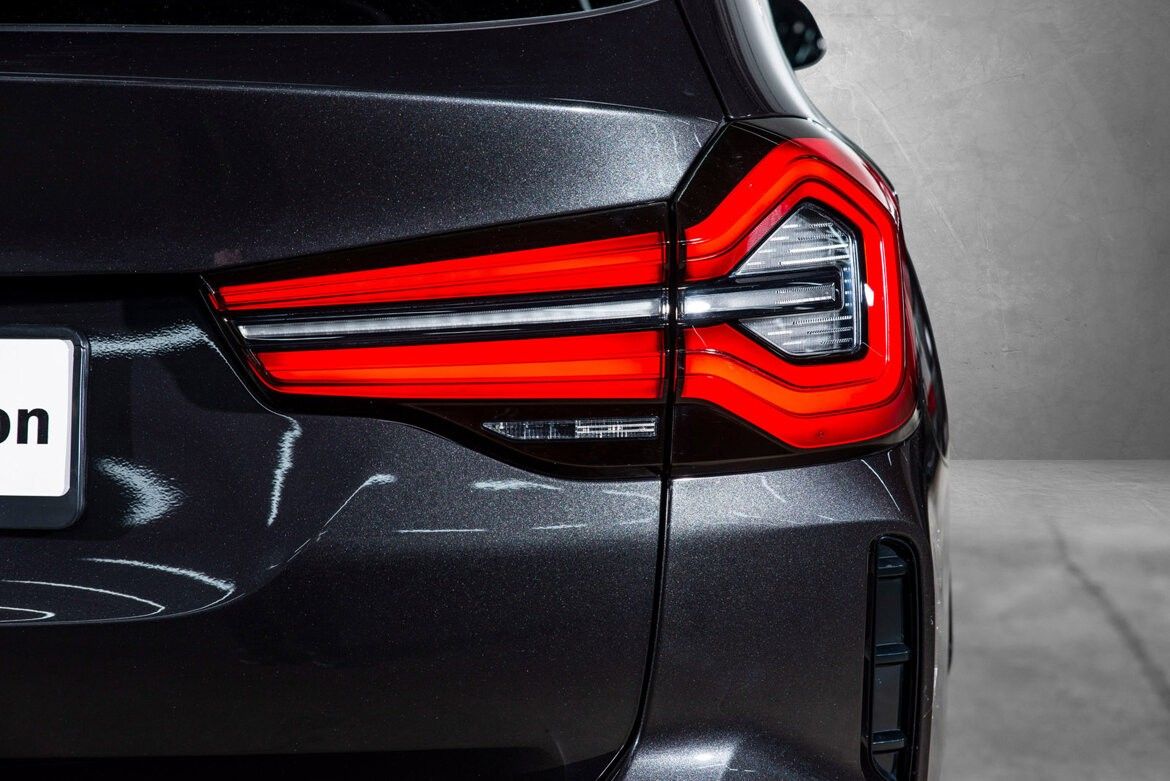 BMW iX3