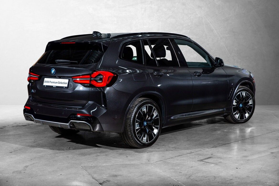 BMW iX3