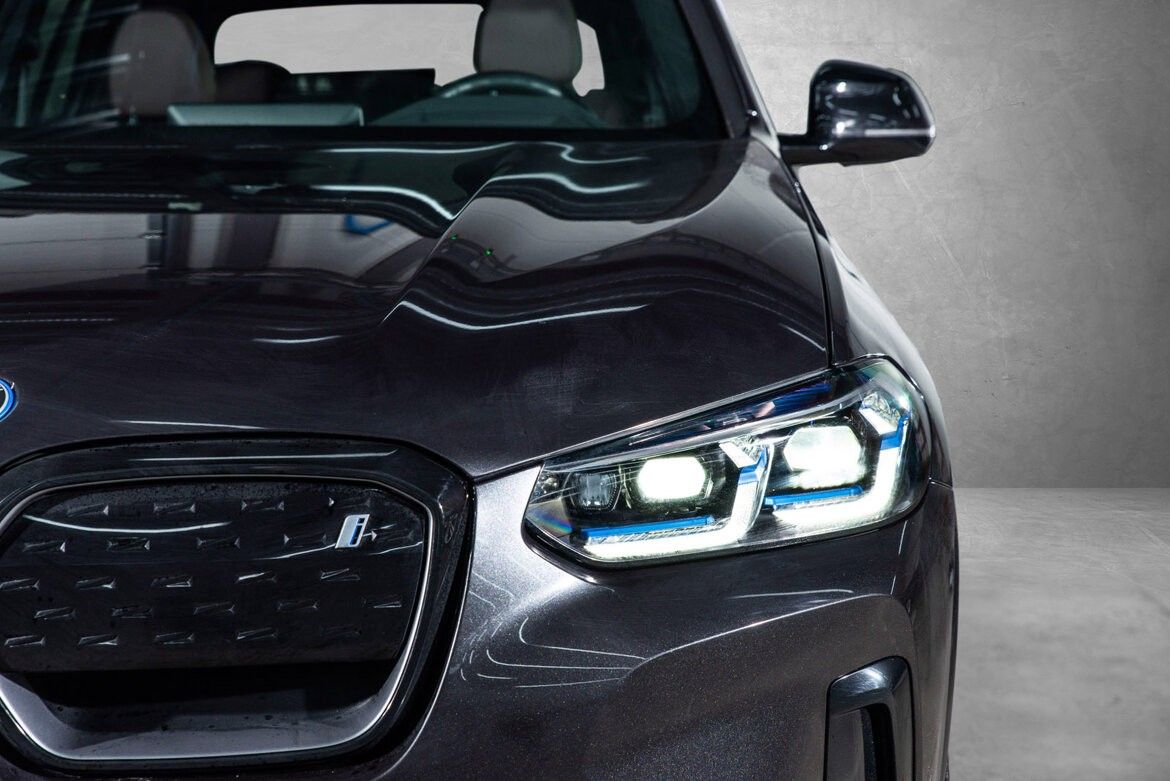 BMW iX3
