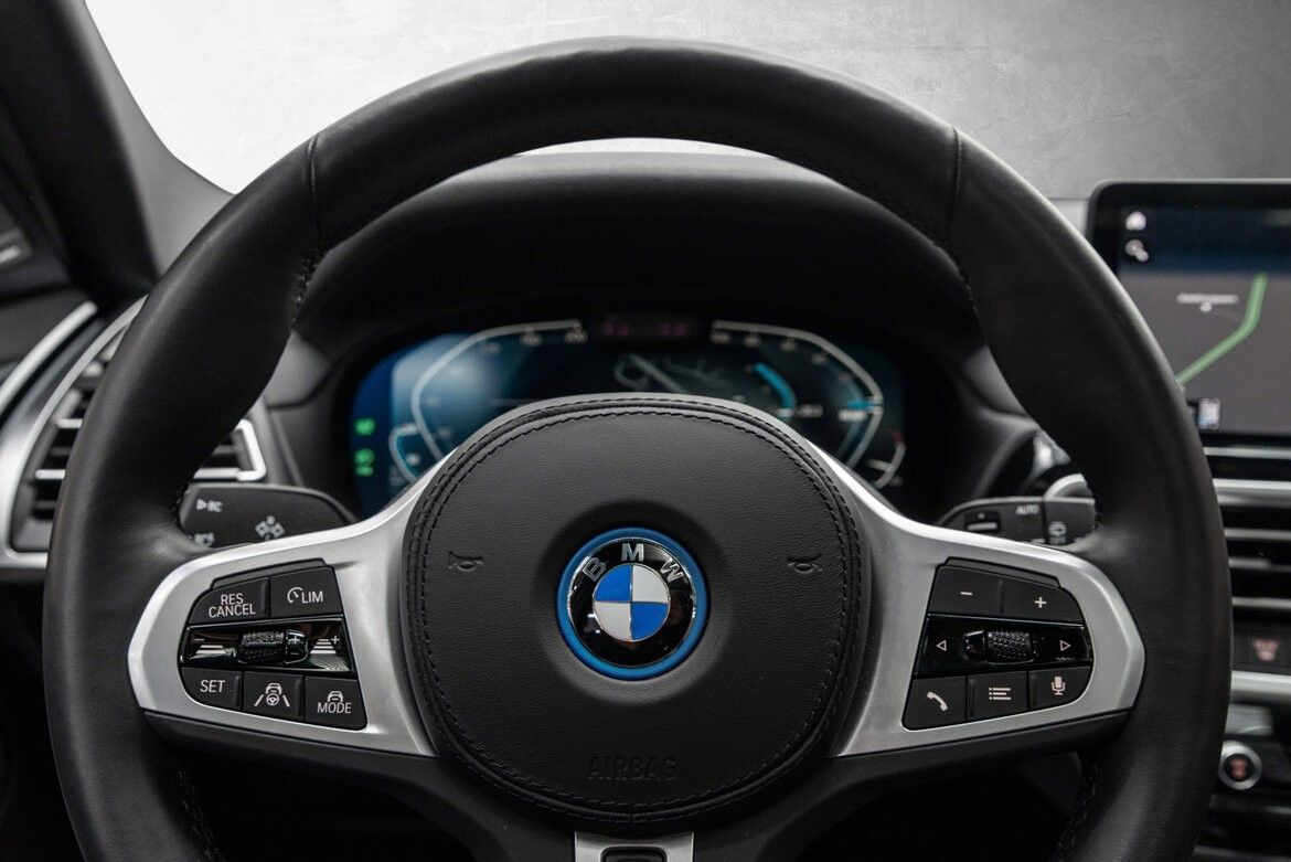 BMW iX3