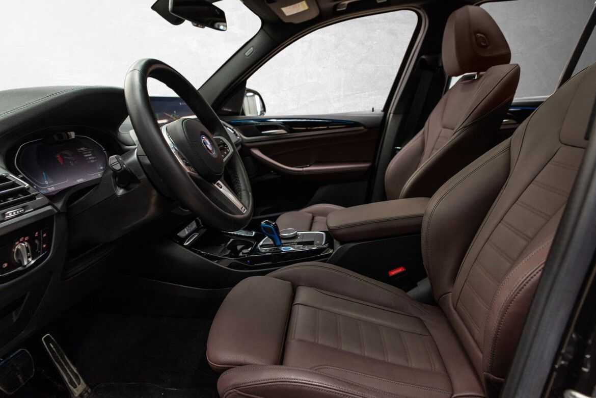BMW iX3