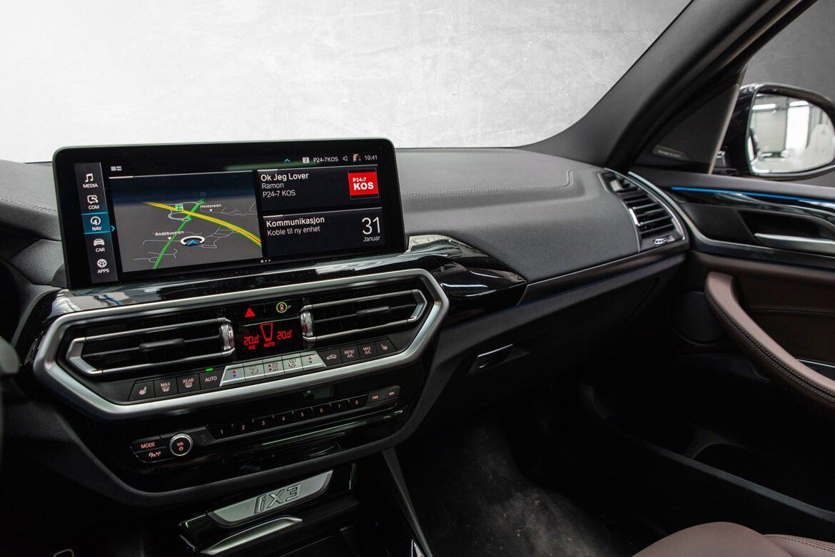 BMW iX3
