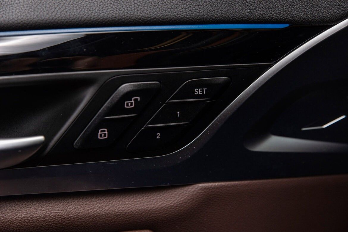 BMW iX3