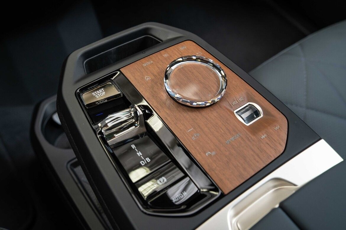 BMW iX xDrive 40