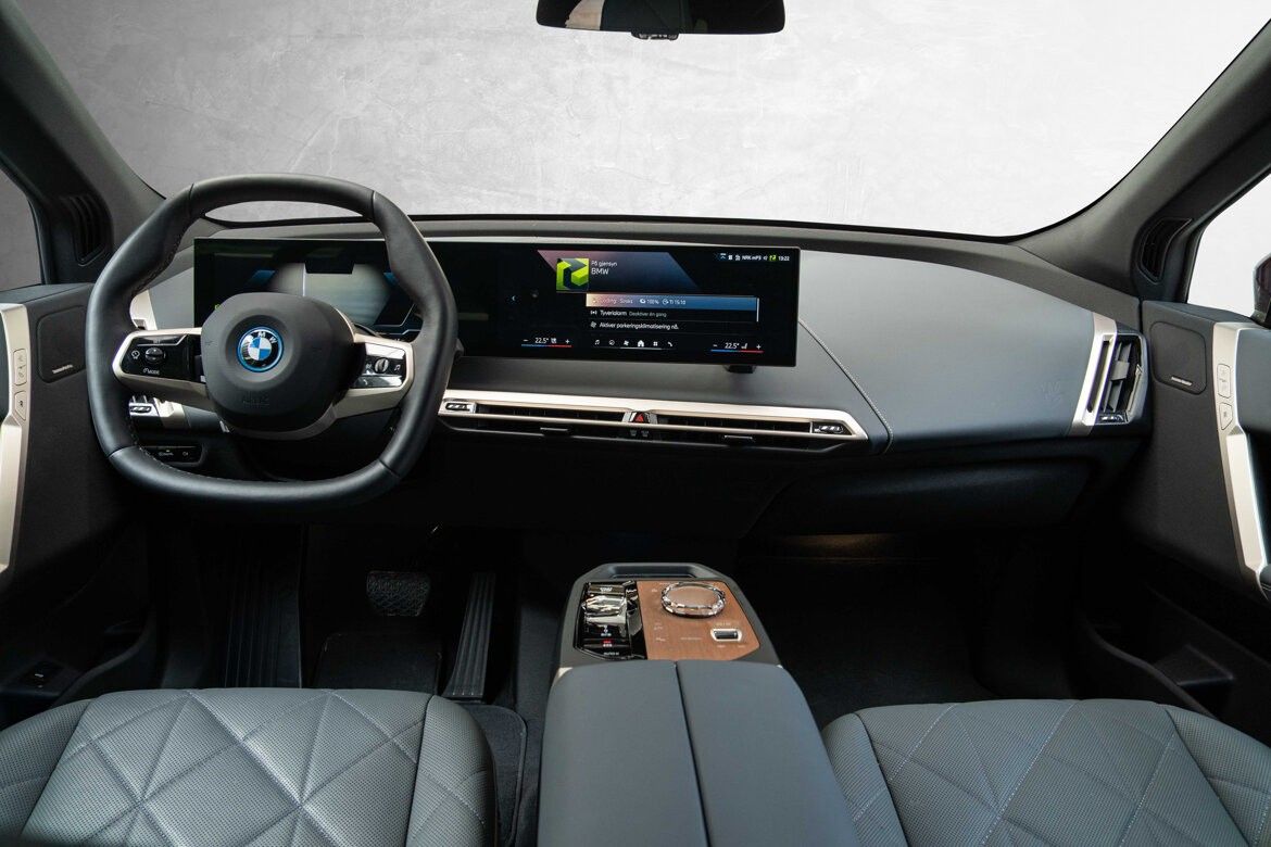 BMW iX xDrive 40