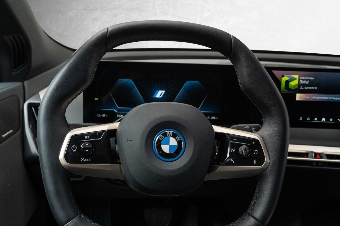 BMW iX xDrive 40