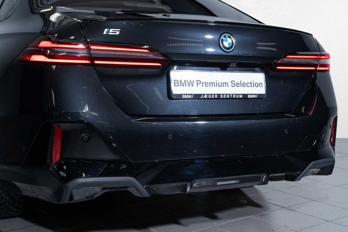 BMW i5