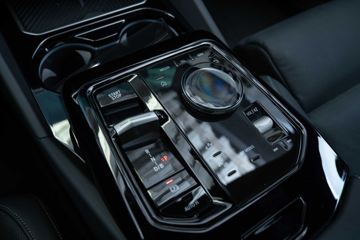 BMW i5