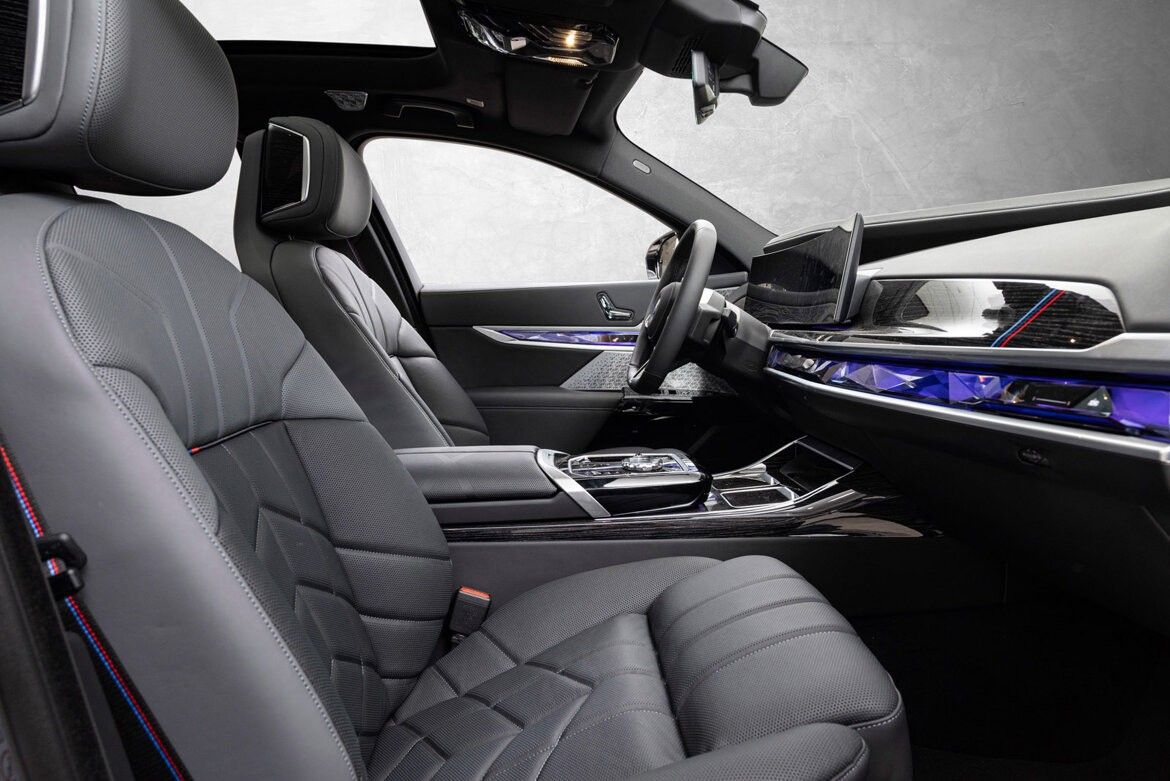 BMW i7