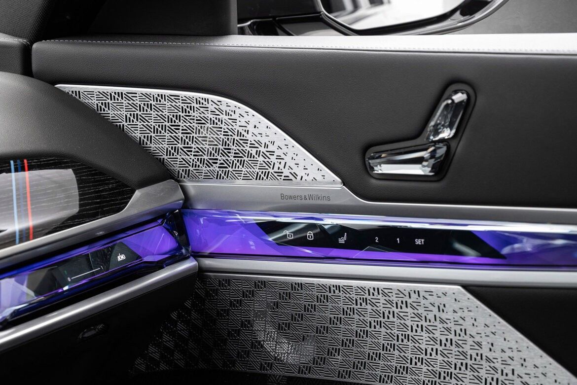 BMW i7