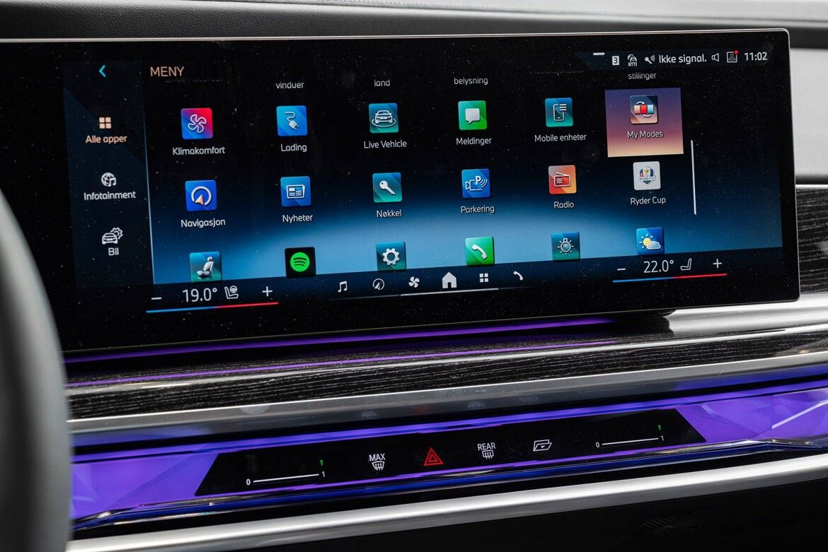 BMW i7