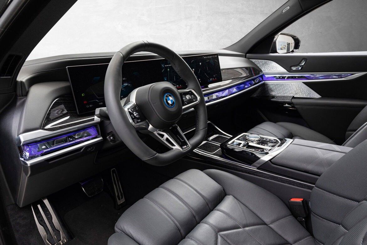 BMW i7