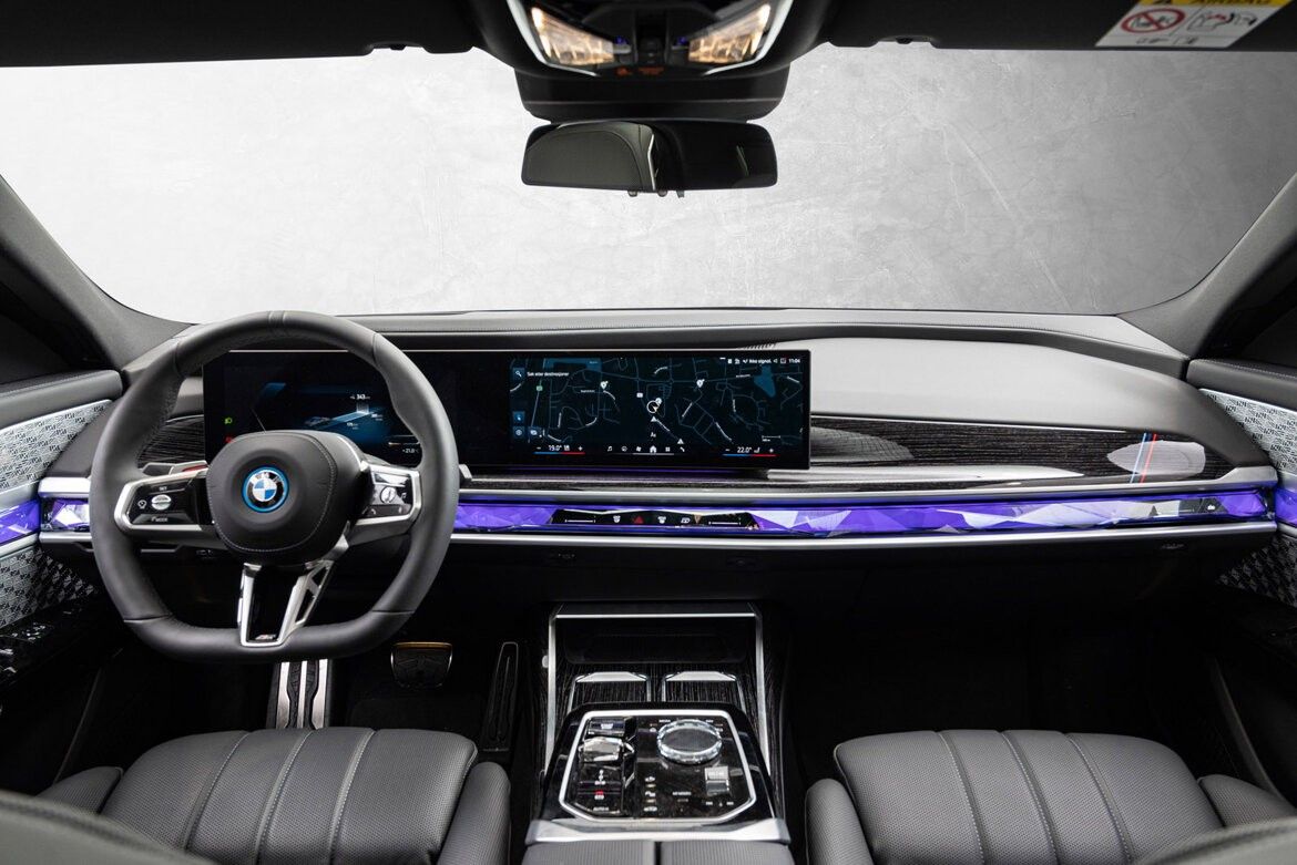 BMW i7