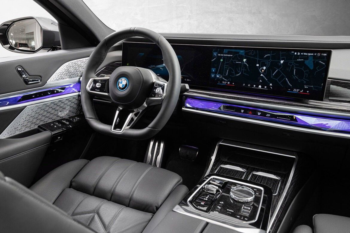 BMW i7