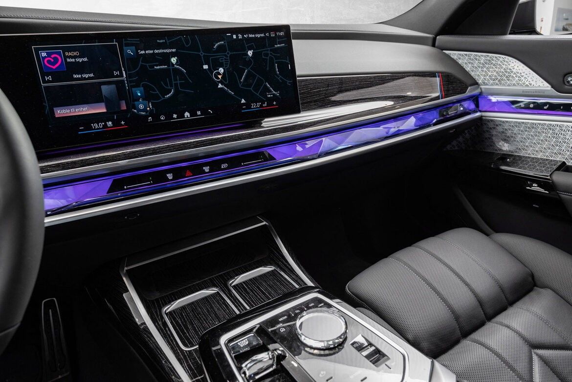 BMW i7