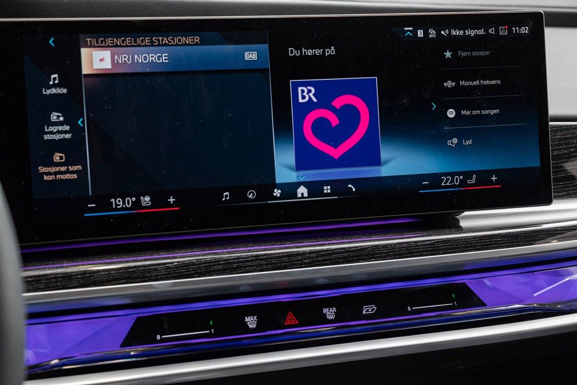 BMW i7