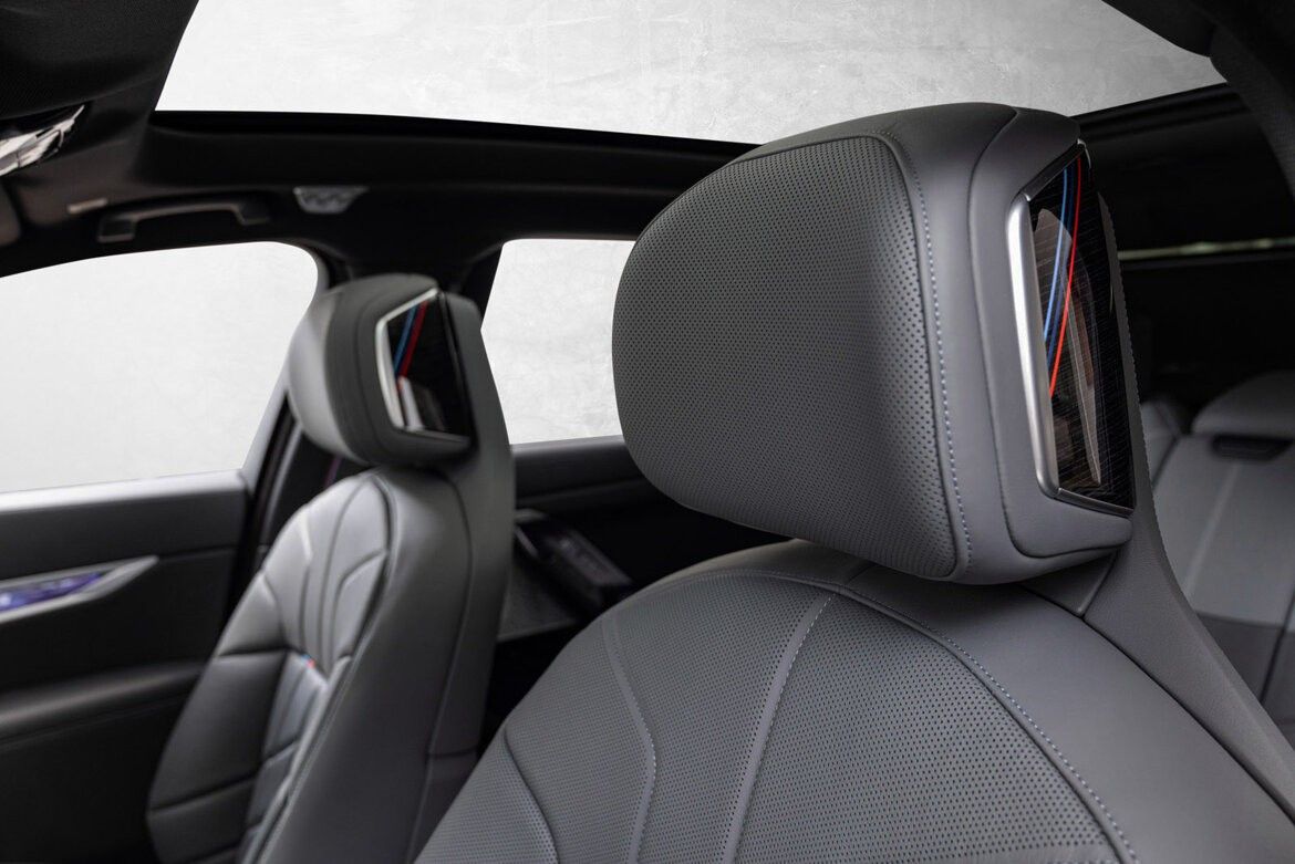 BMW i7