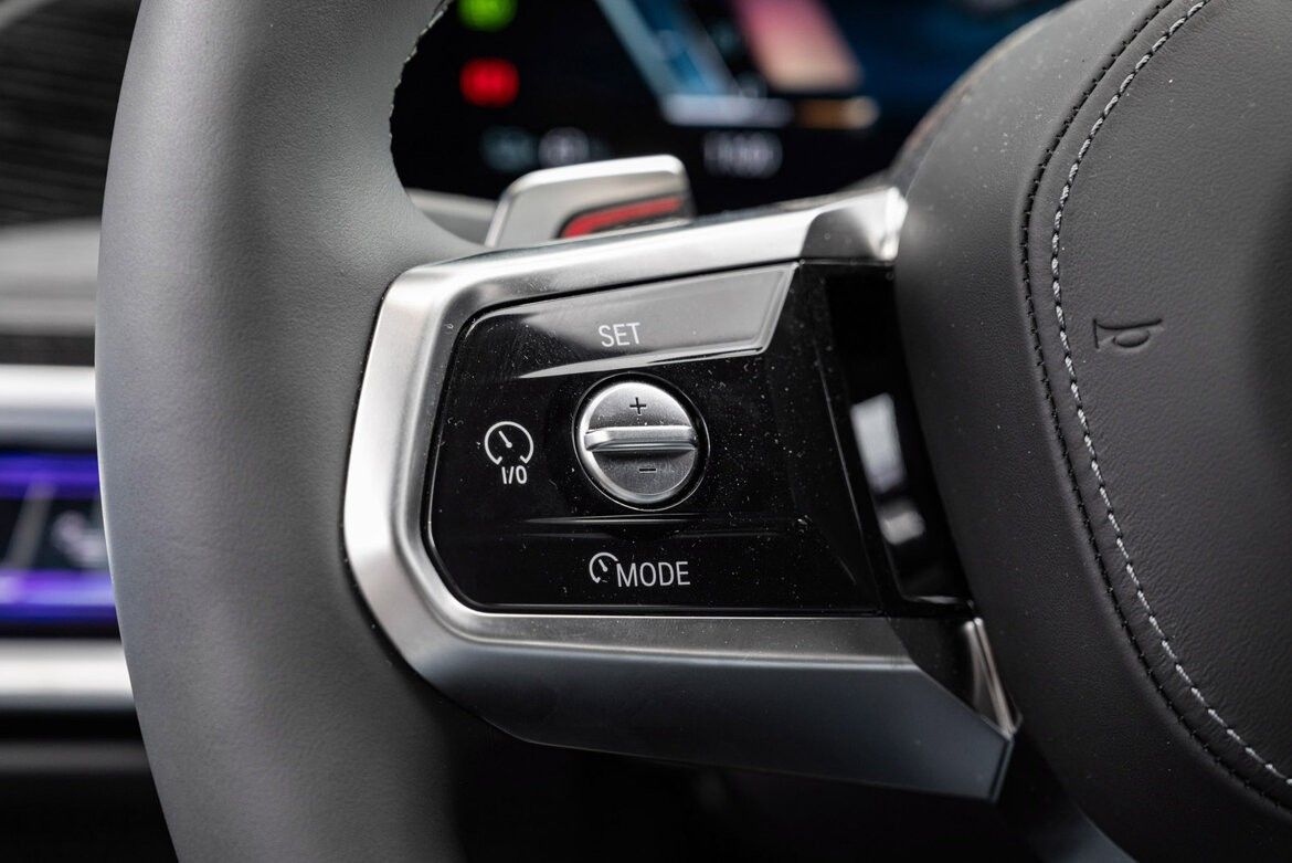 BMW i7