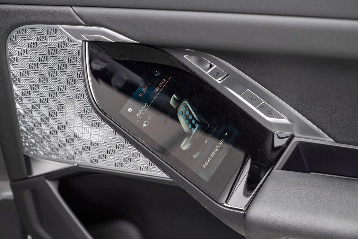 BMW i7