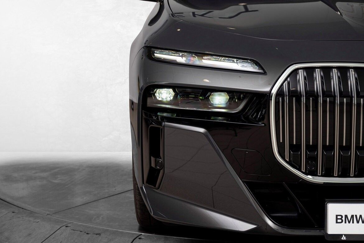 BMW i7