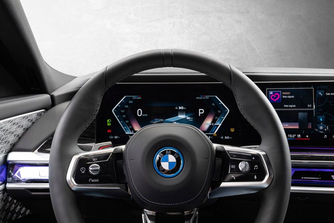 BMW i7