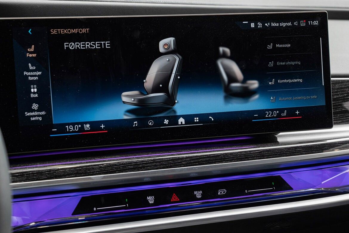 BMW i7
