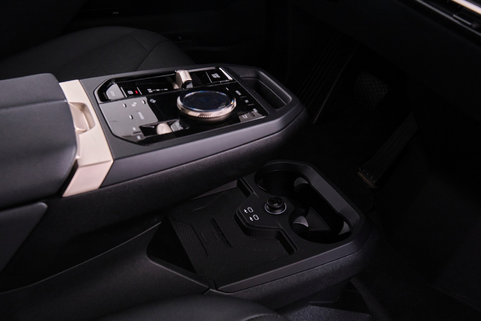 BMW iX xDrive 40