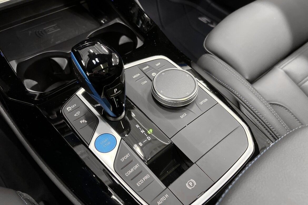 BMW iX3
