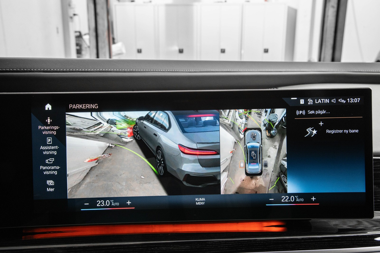 BMW i7