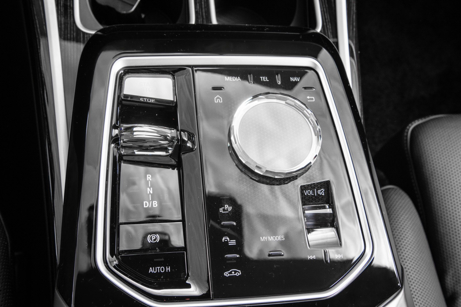 BMW i7