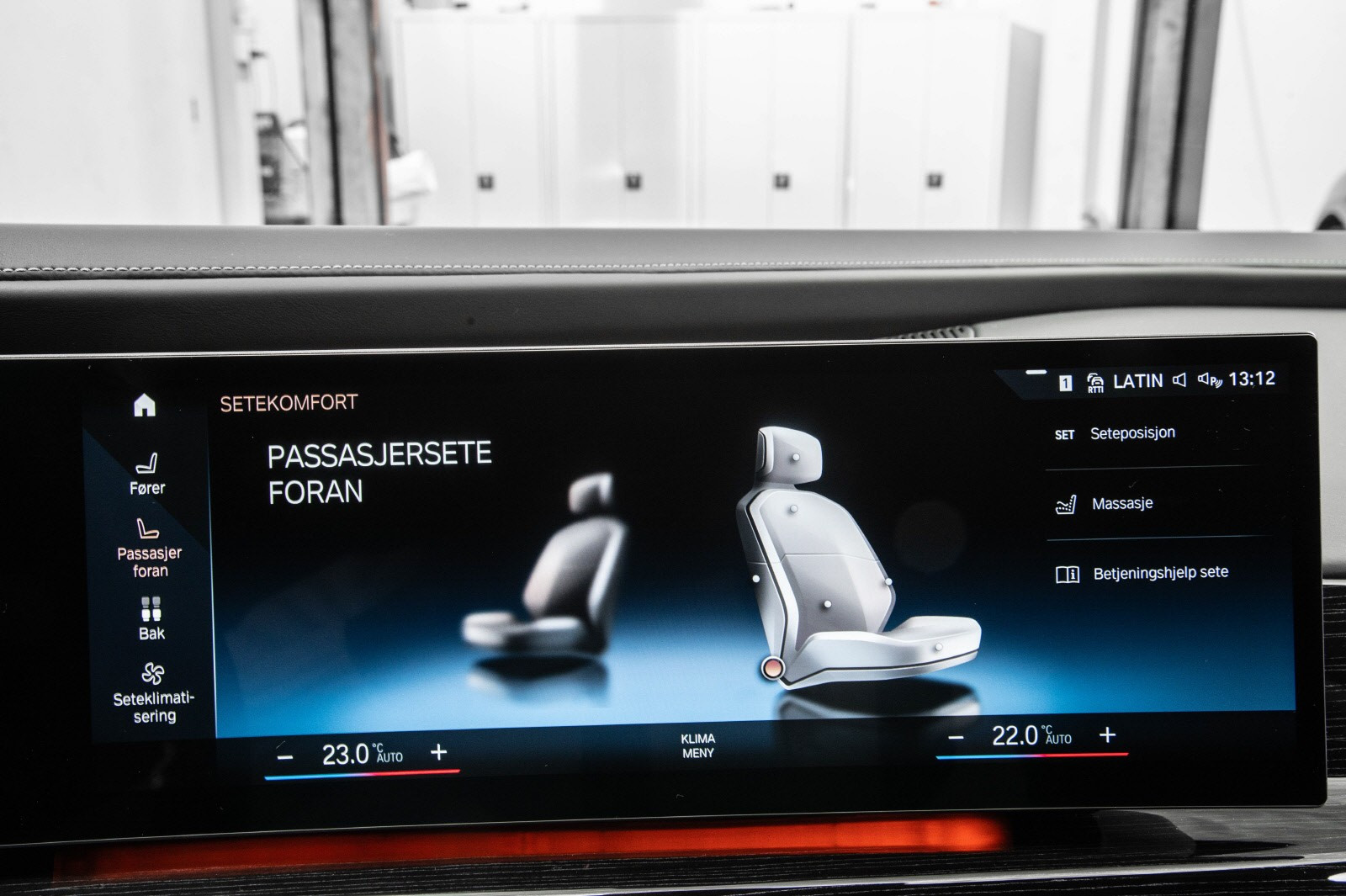 BMW i7