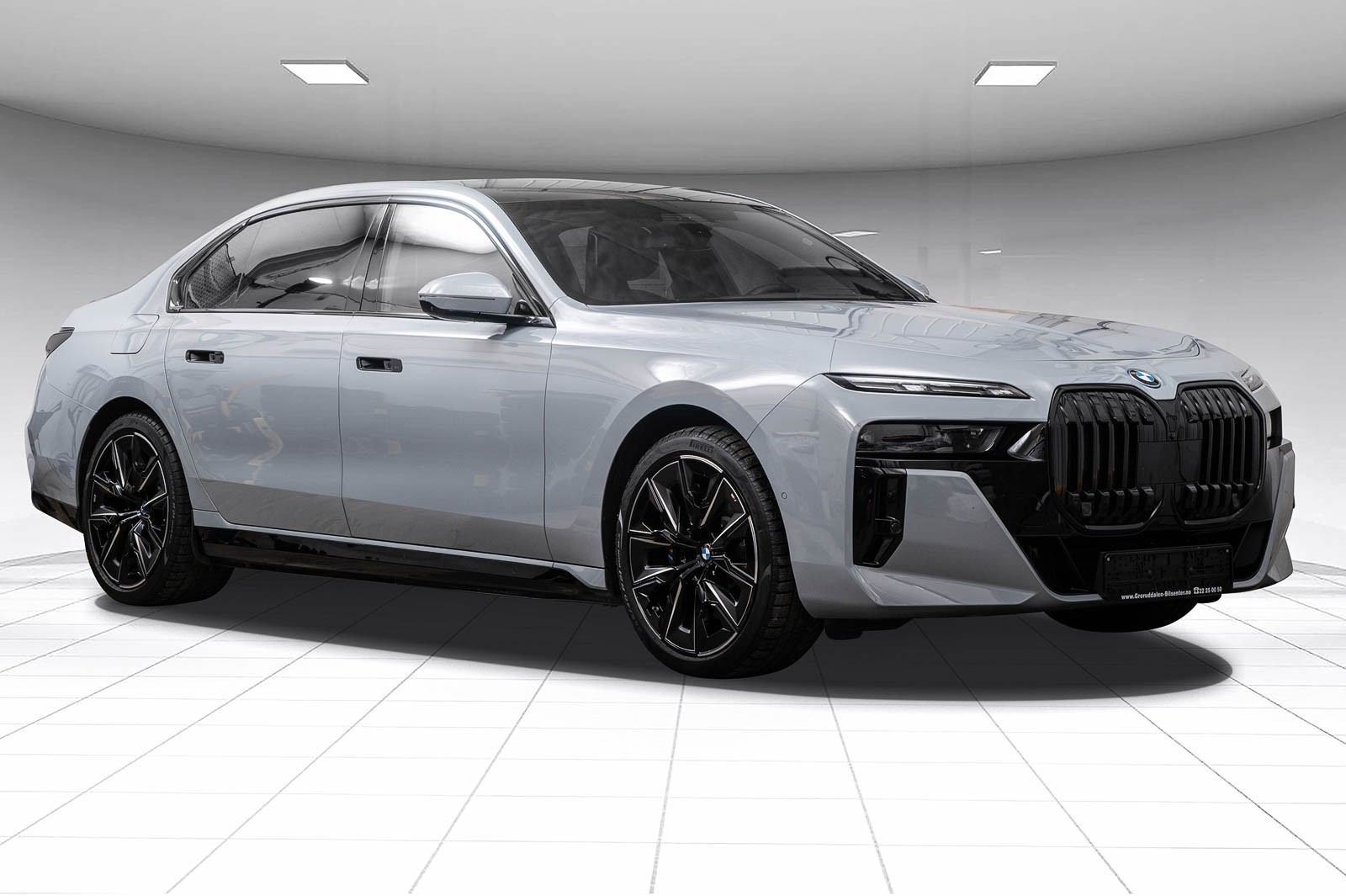 BMW i7