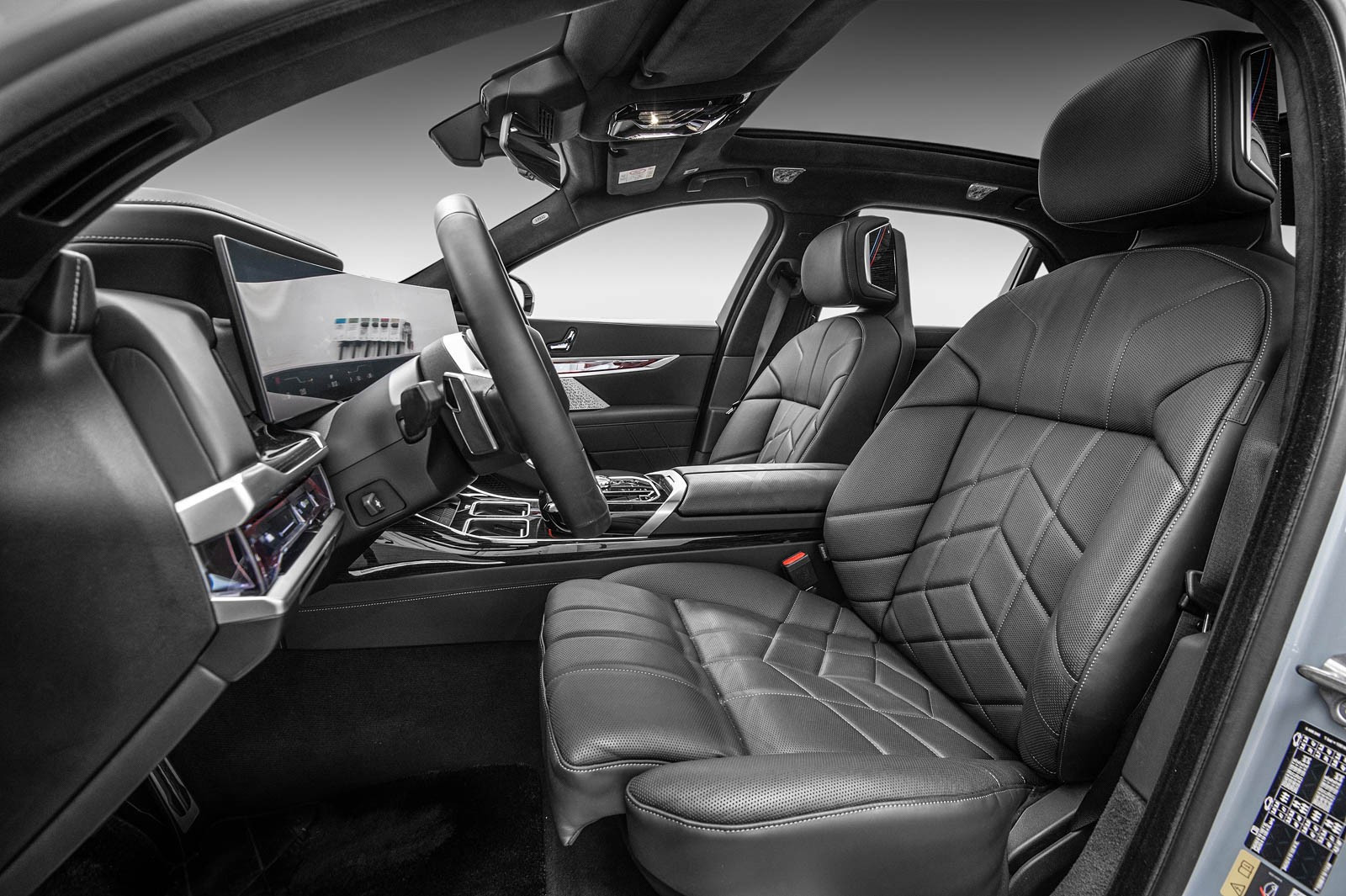 BMW i7