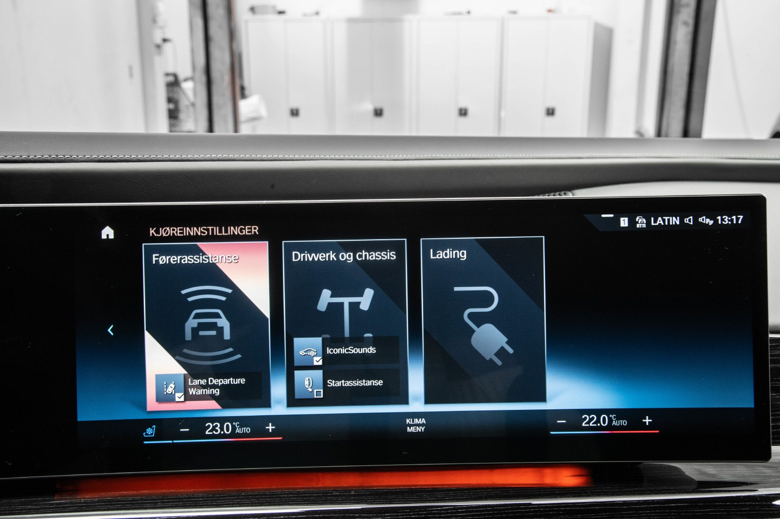 BMW i7