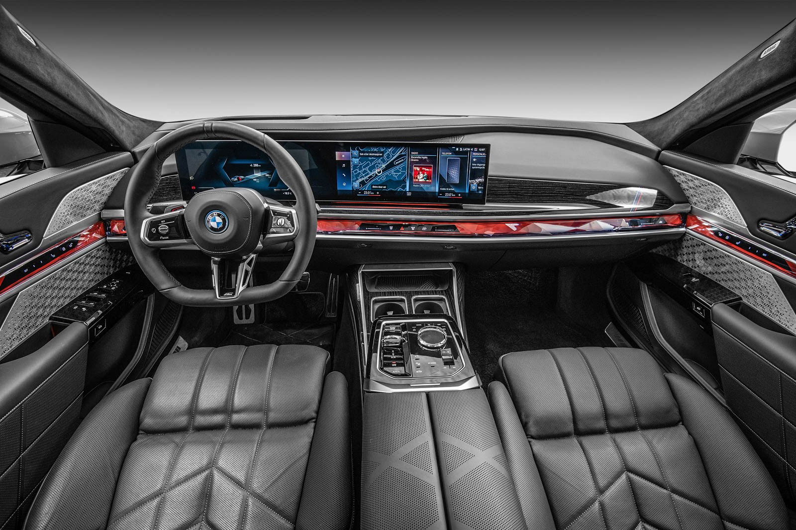 BMW i7