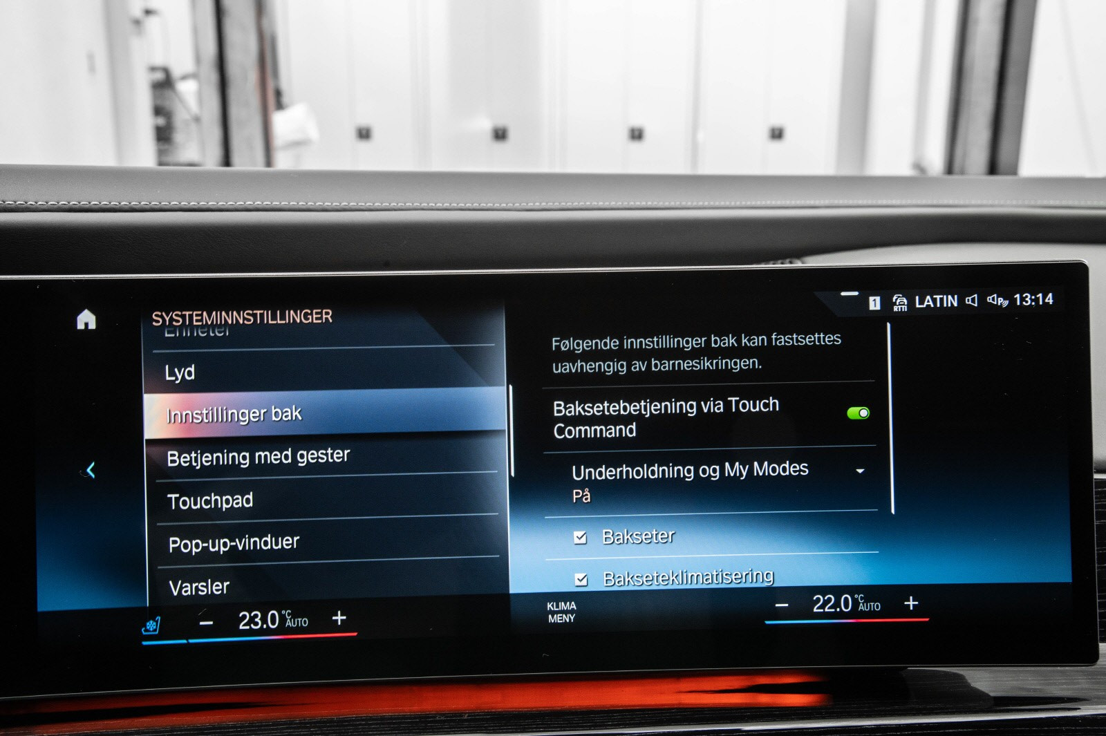 BMW i7
