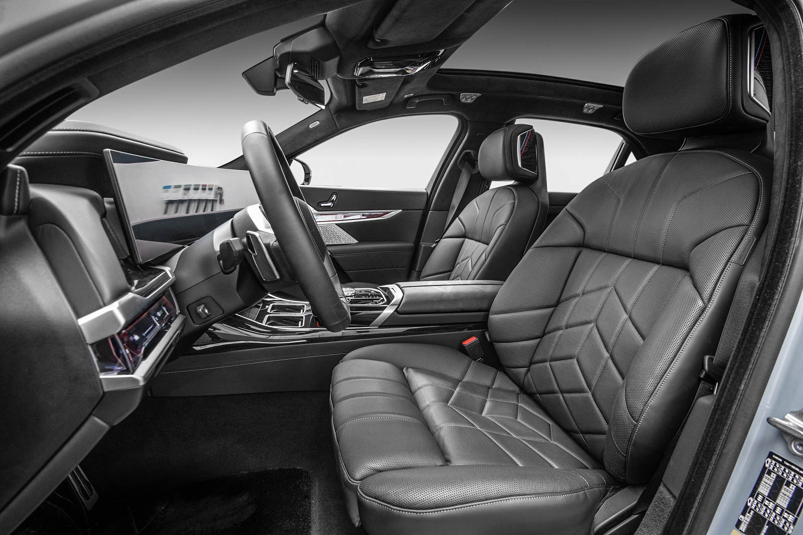 BMW i7