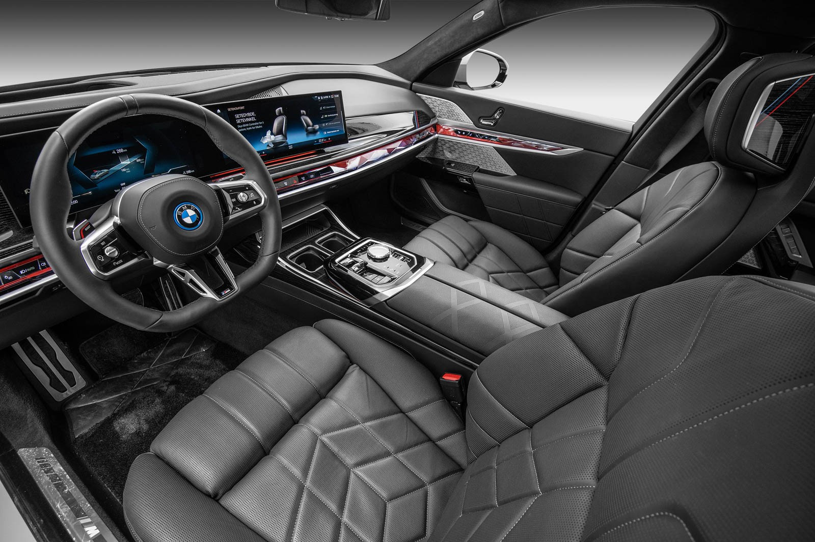 BMW i7