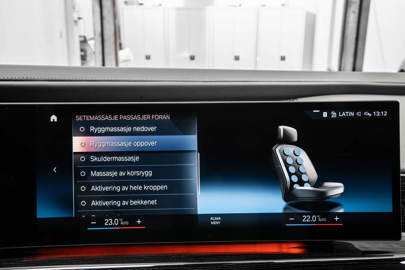 BMW i7