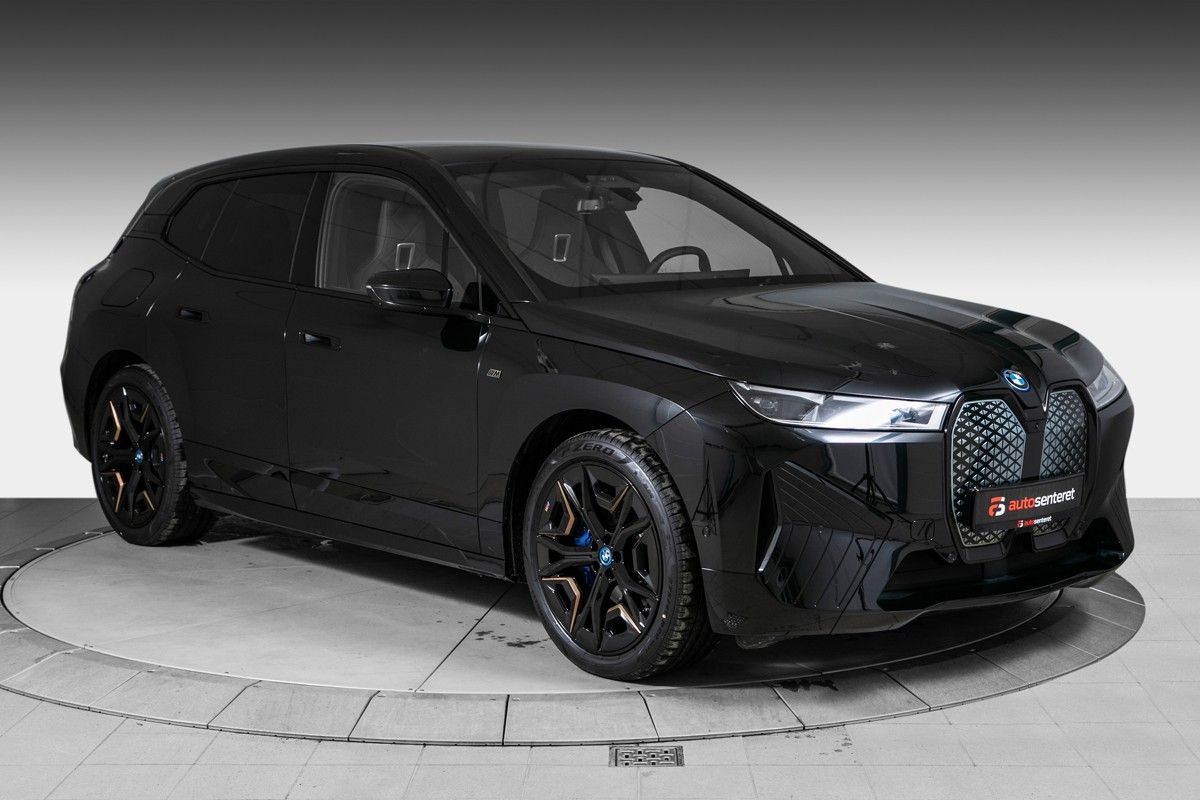 BMW iX M60