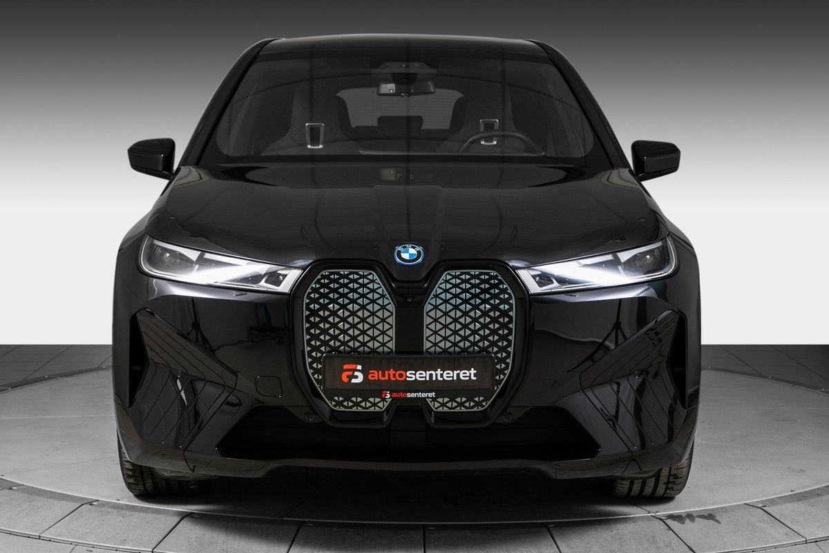 BMW iX M60