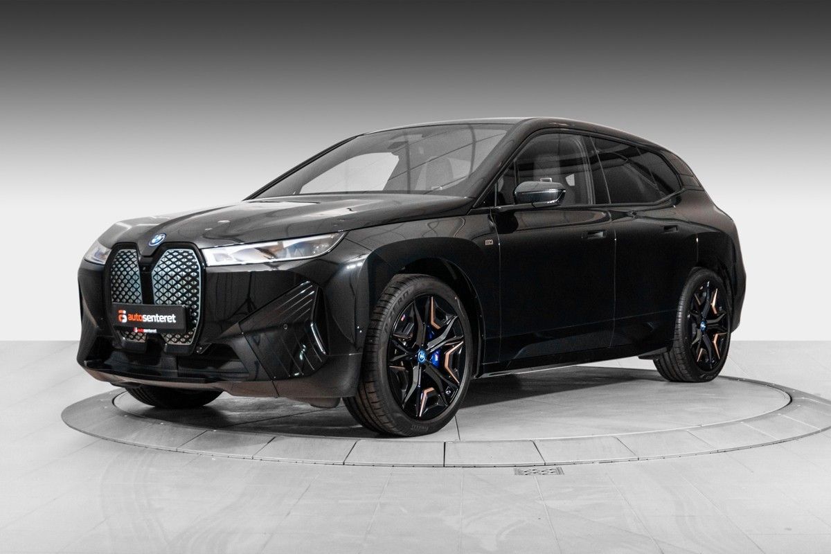 BMW iX M60