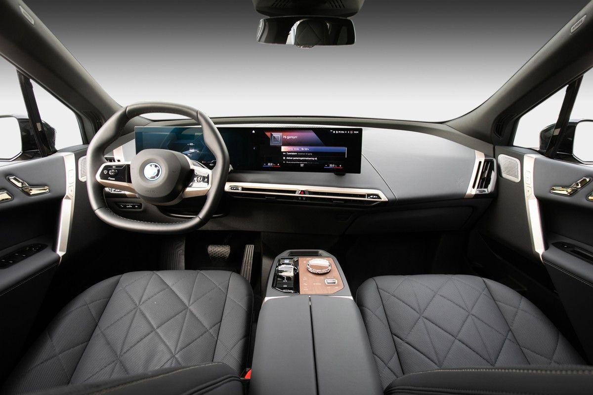 BMW iX M60